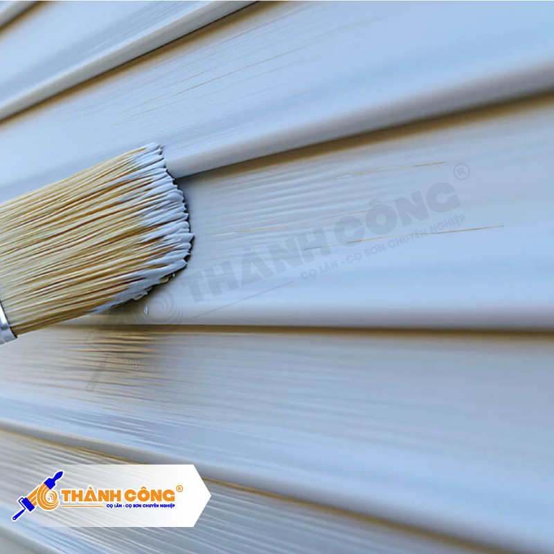 CỌ SƠN BỊ RỤNG LÔNG: NGUYÊN NHÂN THẬT SỰ & CÁCH XỬ LÝ TRIỆT ĐỂ (TRÁNH HỎNG CẢ BỨC TƯỜNG) Lỗi lông cọ sơn dính trên bề mặt