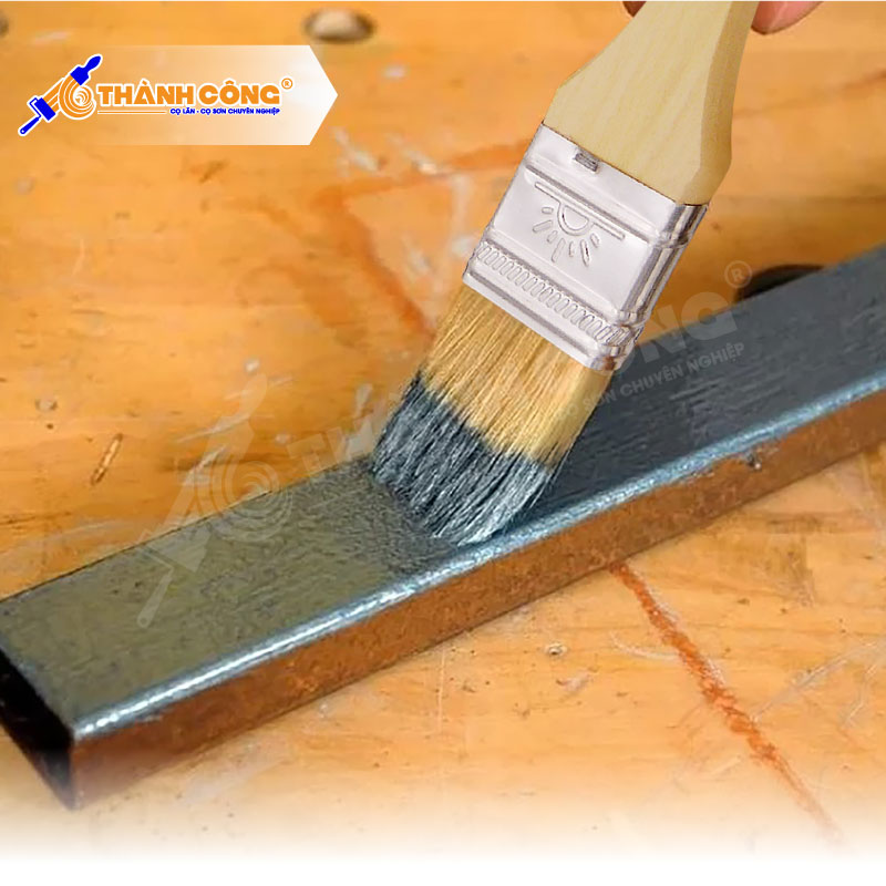 CÁCH DÙNG CỌ SƠN ĐÚNG KỸ THUẬT ĐỂ KHÔNG BỊ VỆT, KHÔNG HAO SƠN (NGƯỜI MỚI CŨNG LÀM ĐƯỢC) Lông cọ giữ sơn